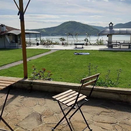Family Hotel Belvedere Dŭlgopol エクステリア 写真