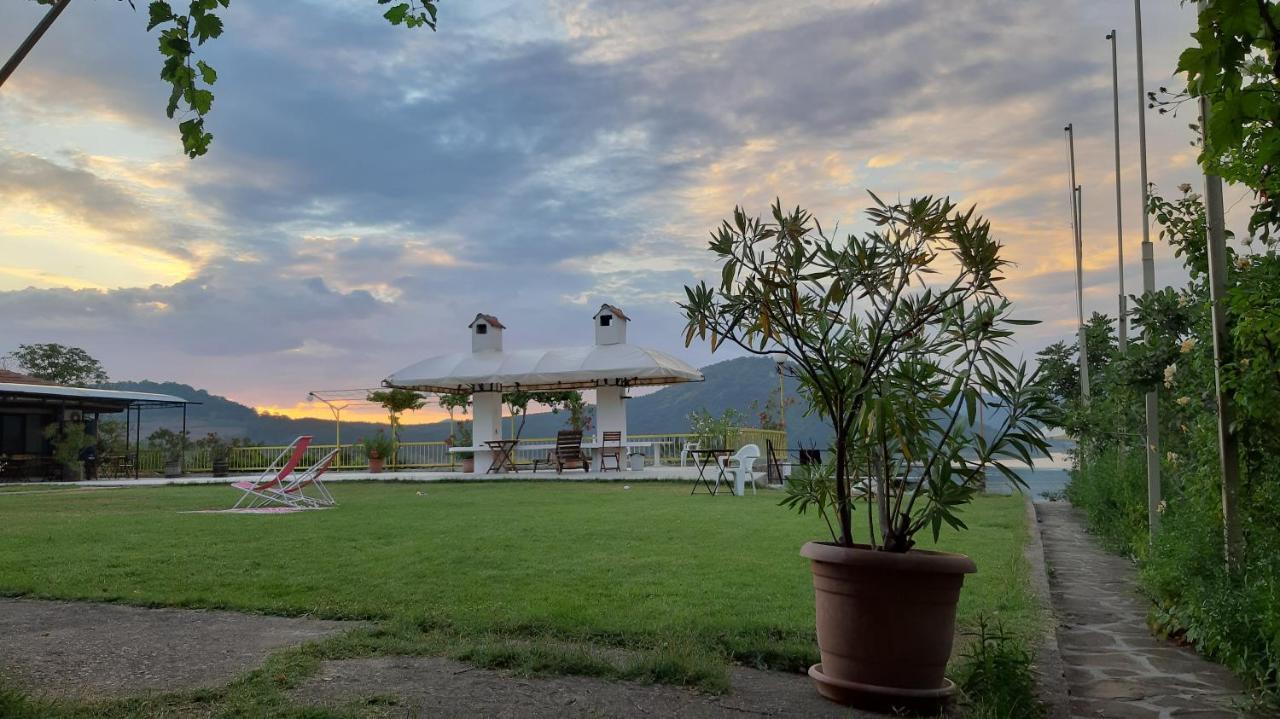 Family Hotel Belvedere Dŭlgopol エクステリア 写真