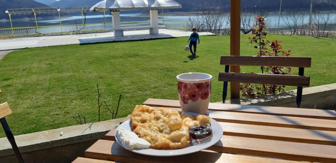 Family Hotel Belvedere Dŭlgopol エクステリア 写真