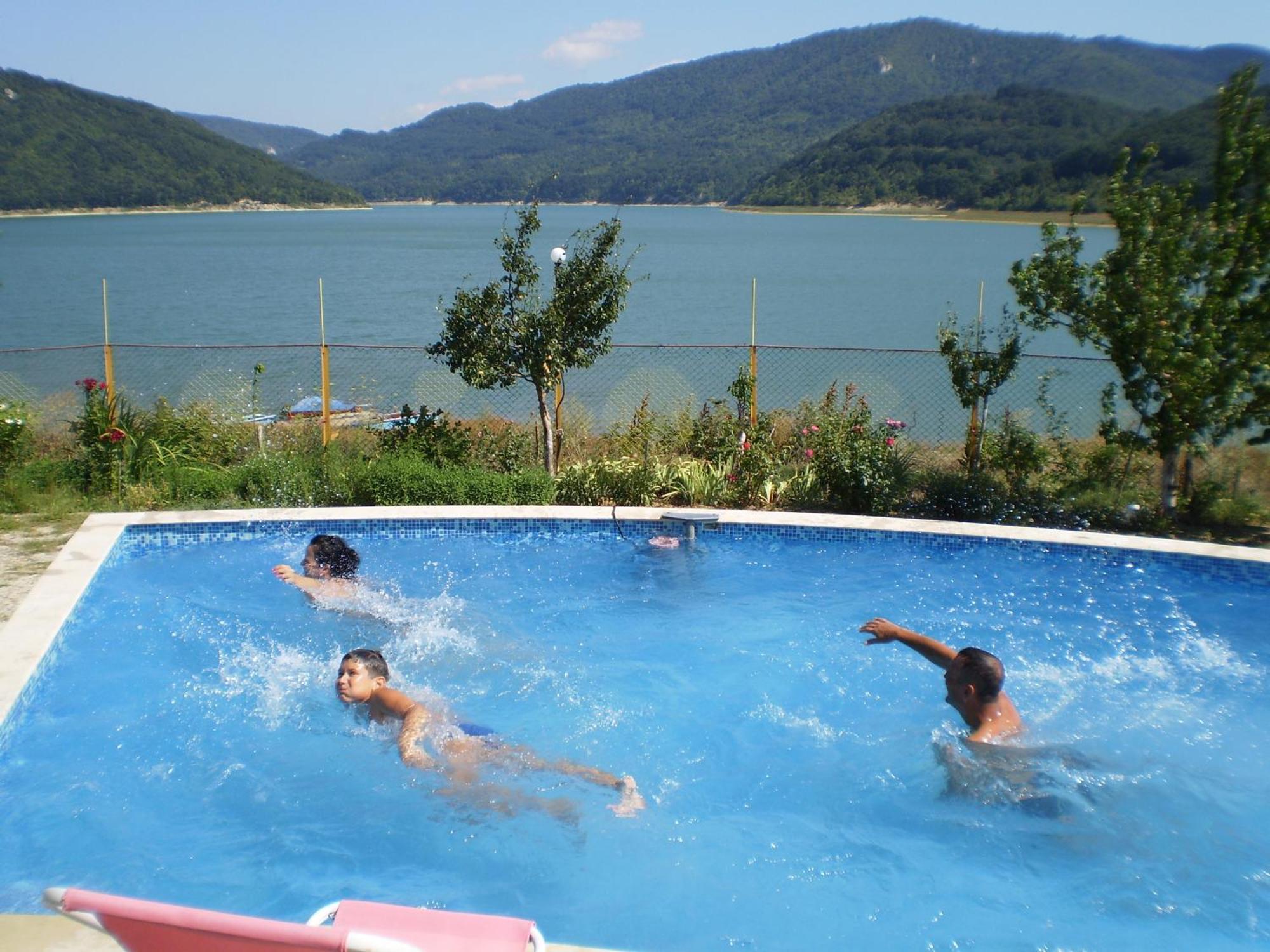 Family Hotel Belvedere Dŭlgopol エクステリア 写真