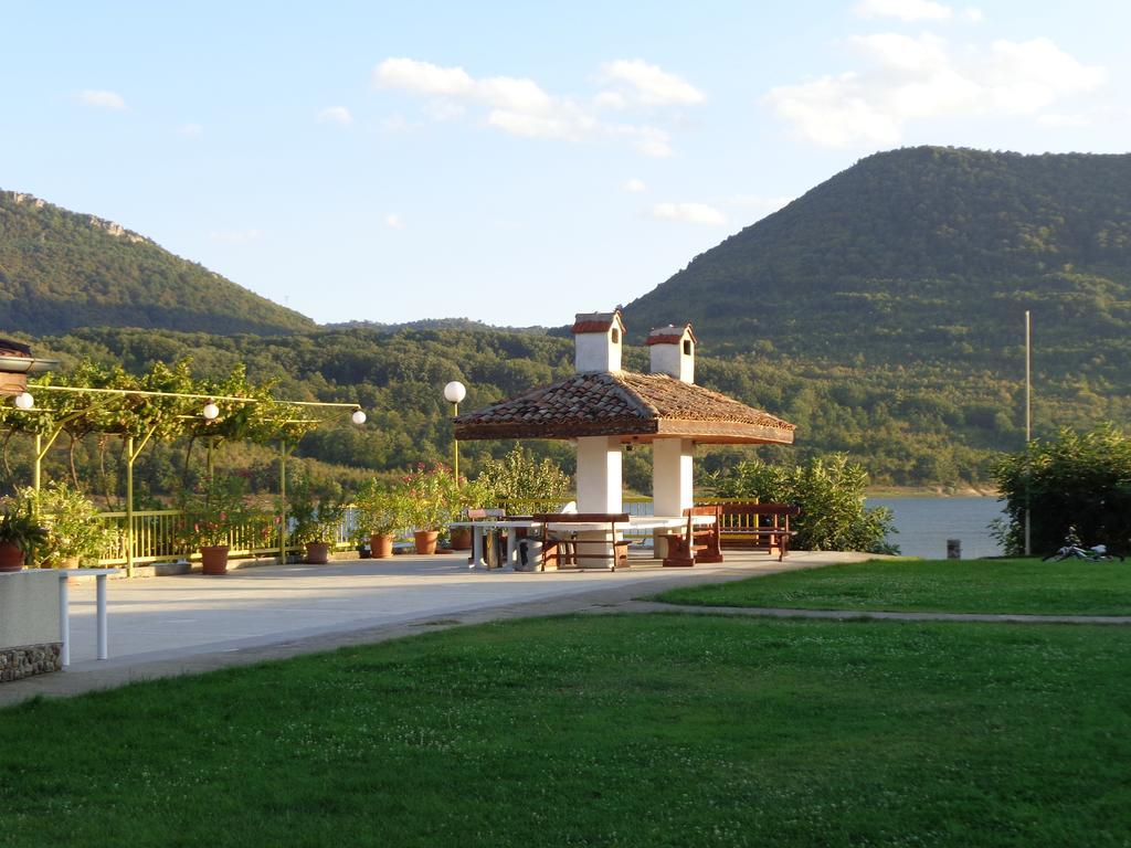 Family Hotel Belvedere Dŭlgopol エクステリア 写真